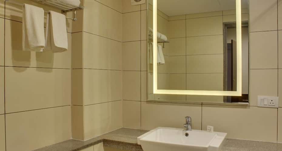 Hotel Lake View, Saputara 5
